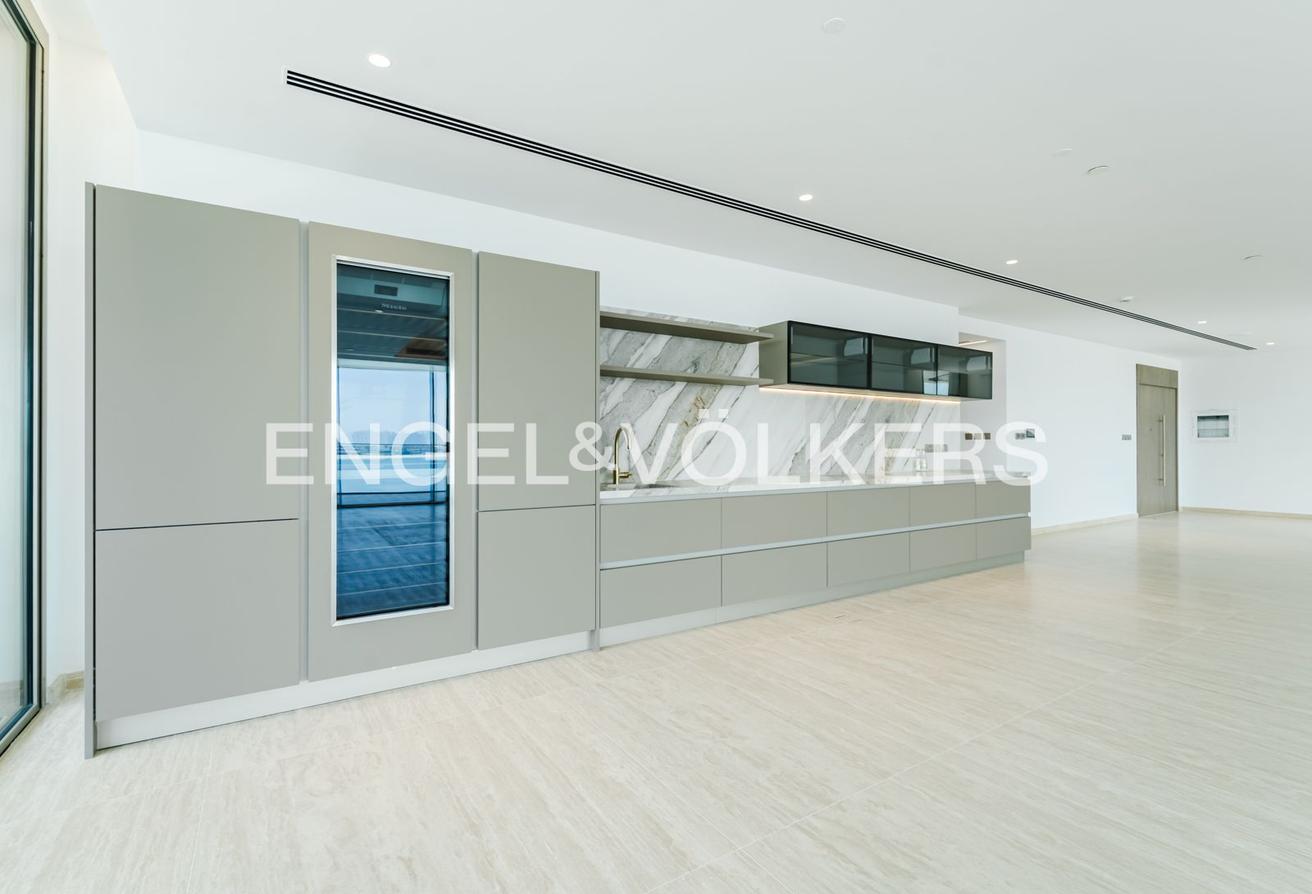 Luxury Penthouse | Furnished | Sea Views photo 9