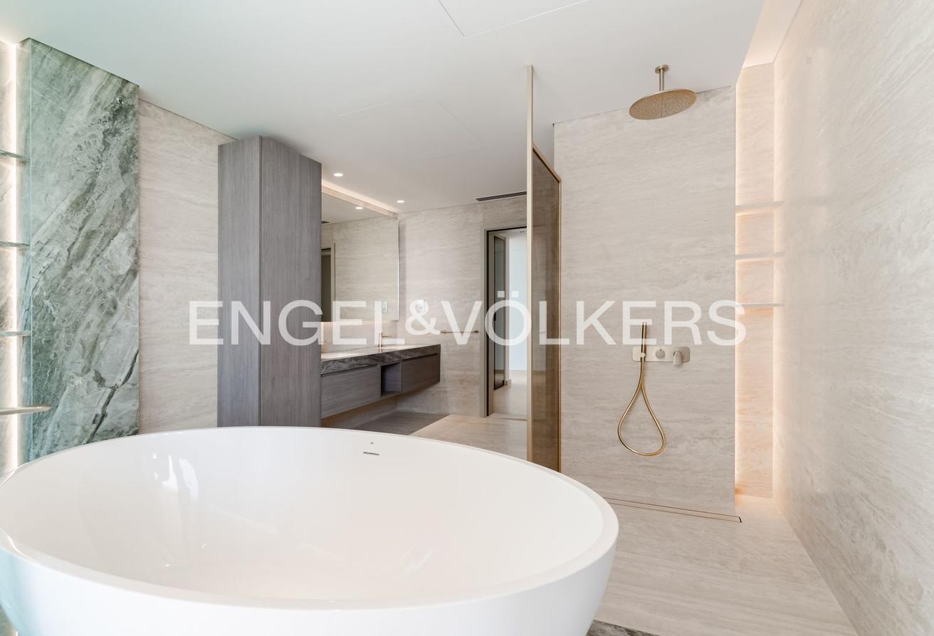 Luxury Penthouse | Furnished | Sea Views photo 14