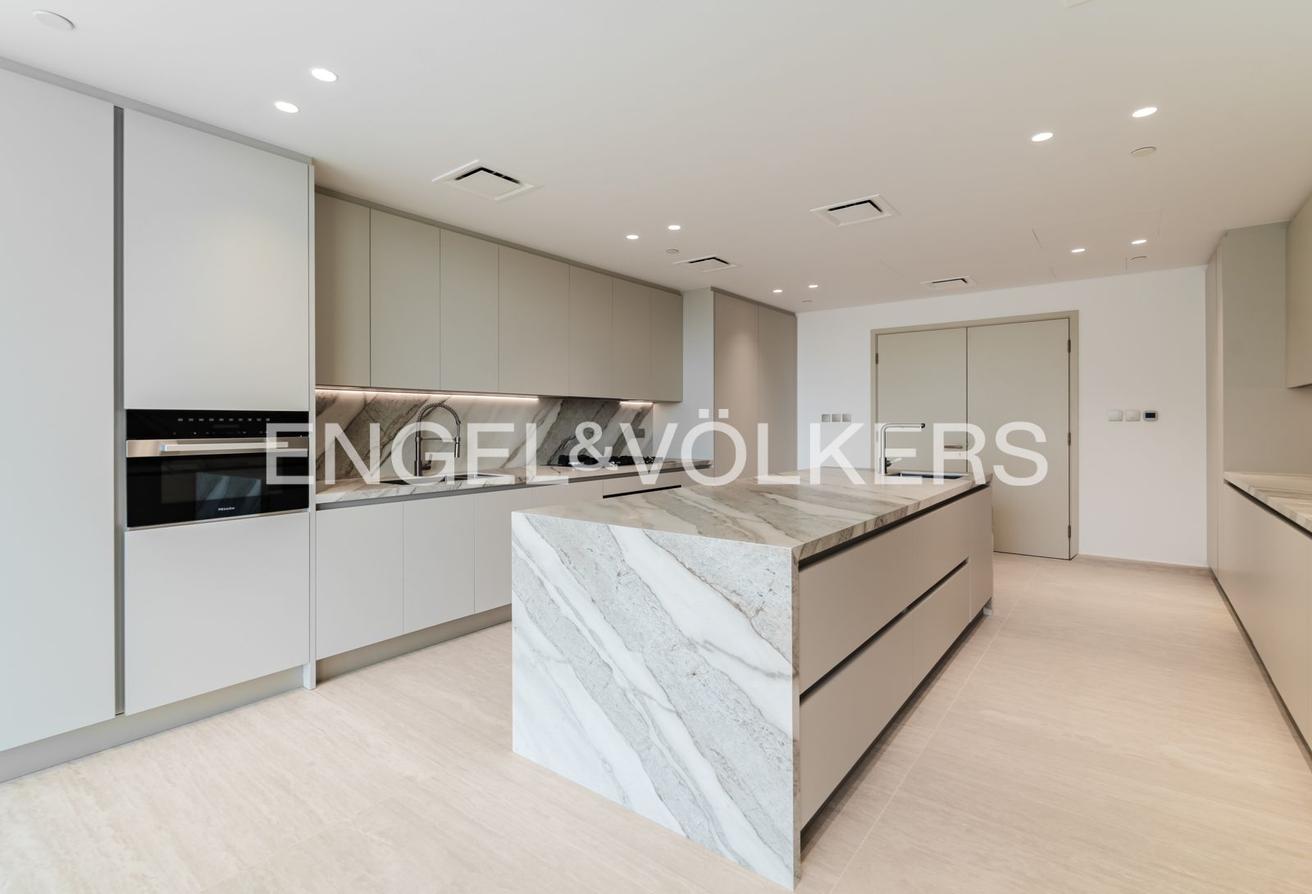 Luxury Penthouse | Furnished | Sea Views photo 10