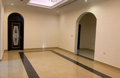 Villa - 4 - 5 for rent in Shakhbout City - Abu Dhabi Villa - 4 - 5 for rent in Shakhbout City - Abu Dhabi