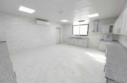 Villa - 5 - 5 for rent in Shakhbout City - Abu Dhabi