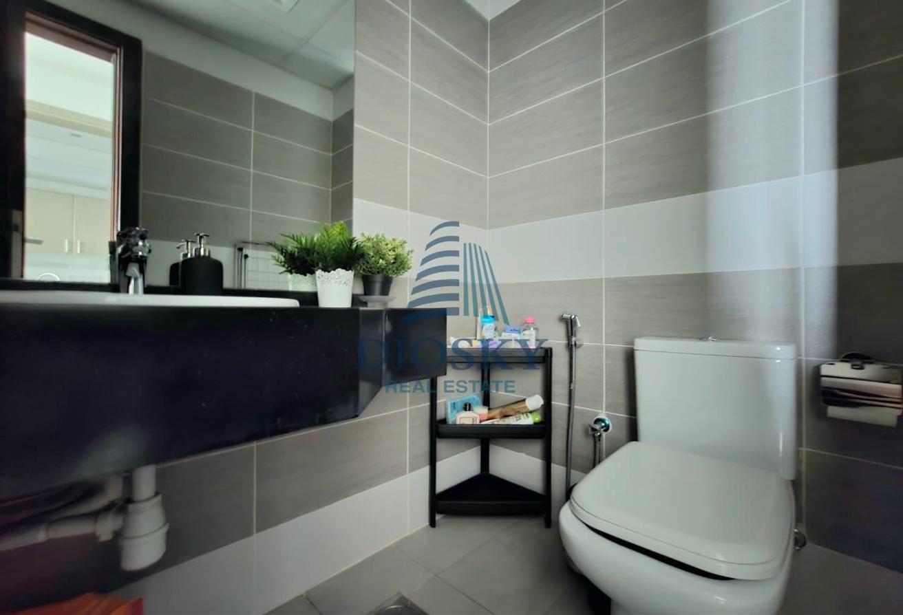 Fully Furnished | Spacious | Pool View photo 8