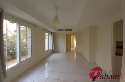 فيلا - 2 غرف نوم - 3 حمامات للايجار في الينابيع 15 - الينابيع - دبي فيلا - 2 غرف نوم - 3 حمامات للايجار في الينابيع 15 - الينابيع - دبي