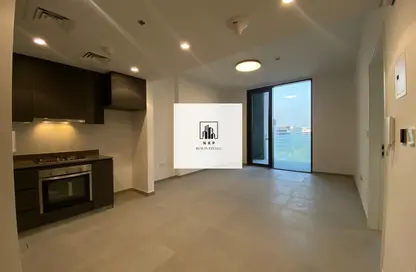 شقة - غرفة نوم - 2 حمامات للايجار في الطراز - حي نسيج - الجادة - الشارقة