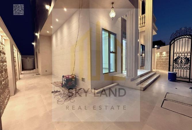 141900630 - Property Image 3
