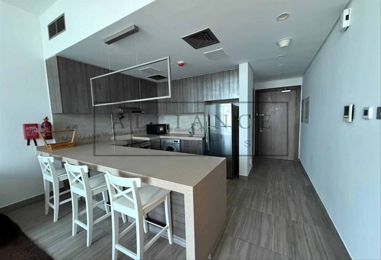 Furnished | High Floor | Lake View | Vacant photo 4