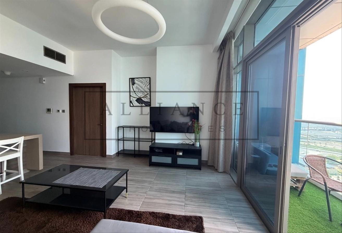 Furnished | High Floor | Lake View | Vacant photo 5