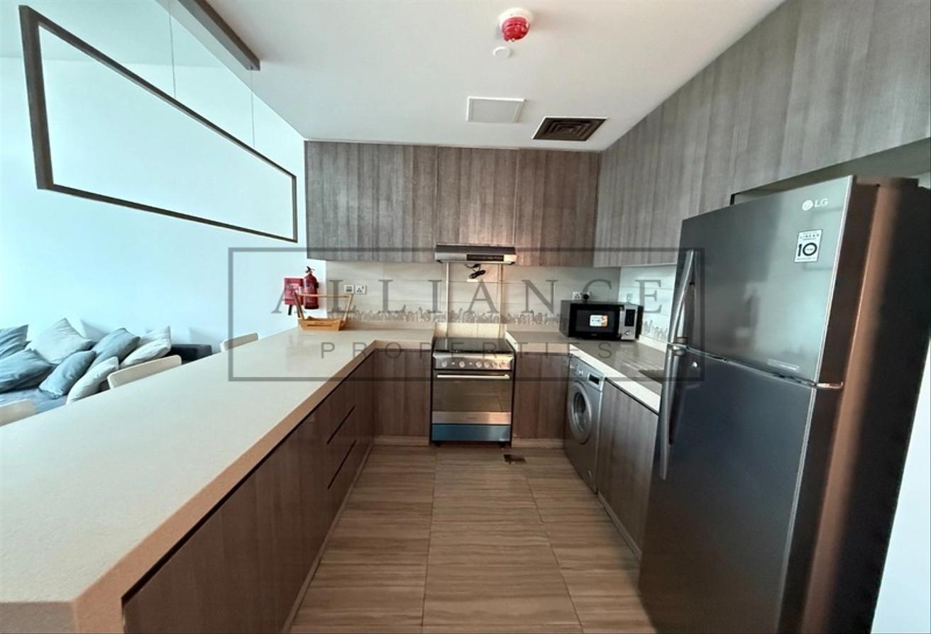 Furnished | High Floor | Lake View | Vacant photo 8