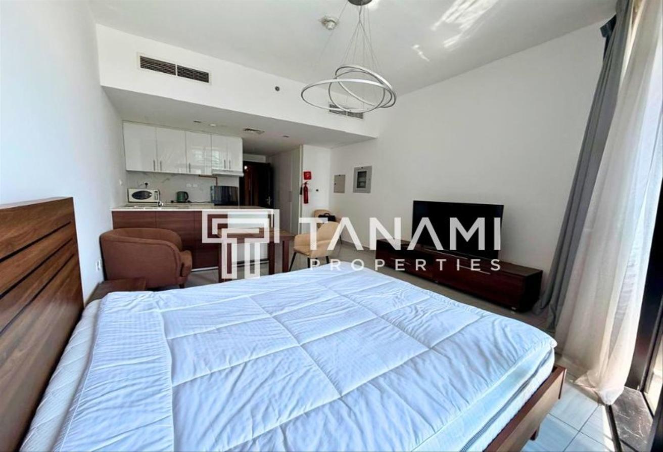 Vacant | Semi Furnished | Private Balcony photo 4