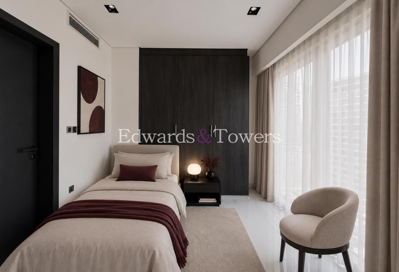Triplex Penthouse | Full Canal View | Unfurnished photo 25