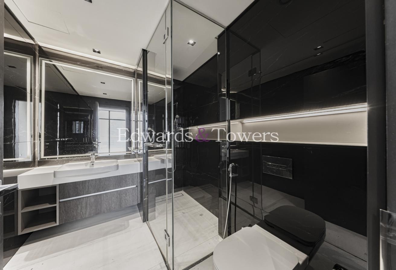 Triplex Penthouse | Full Canal View | Unfurnished photo 19