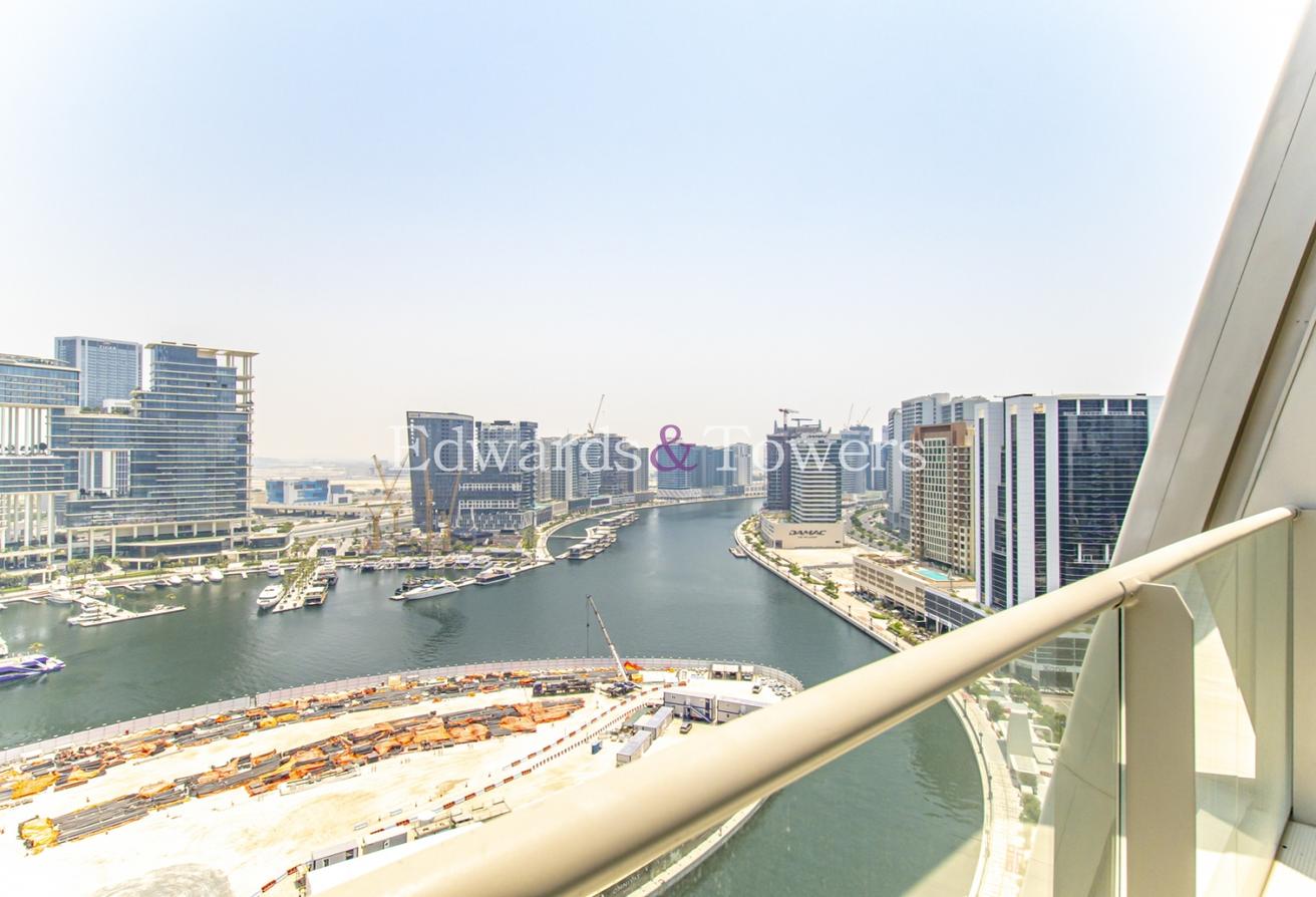 Triplex Penthouse | Full Canal View | Unfurnished photo 11