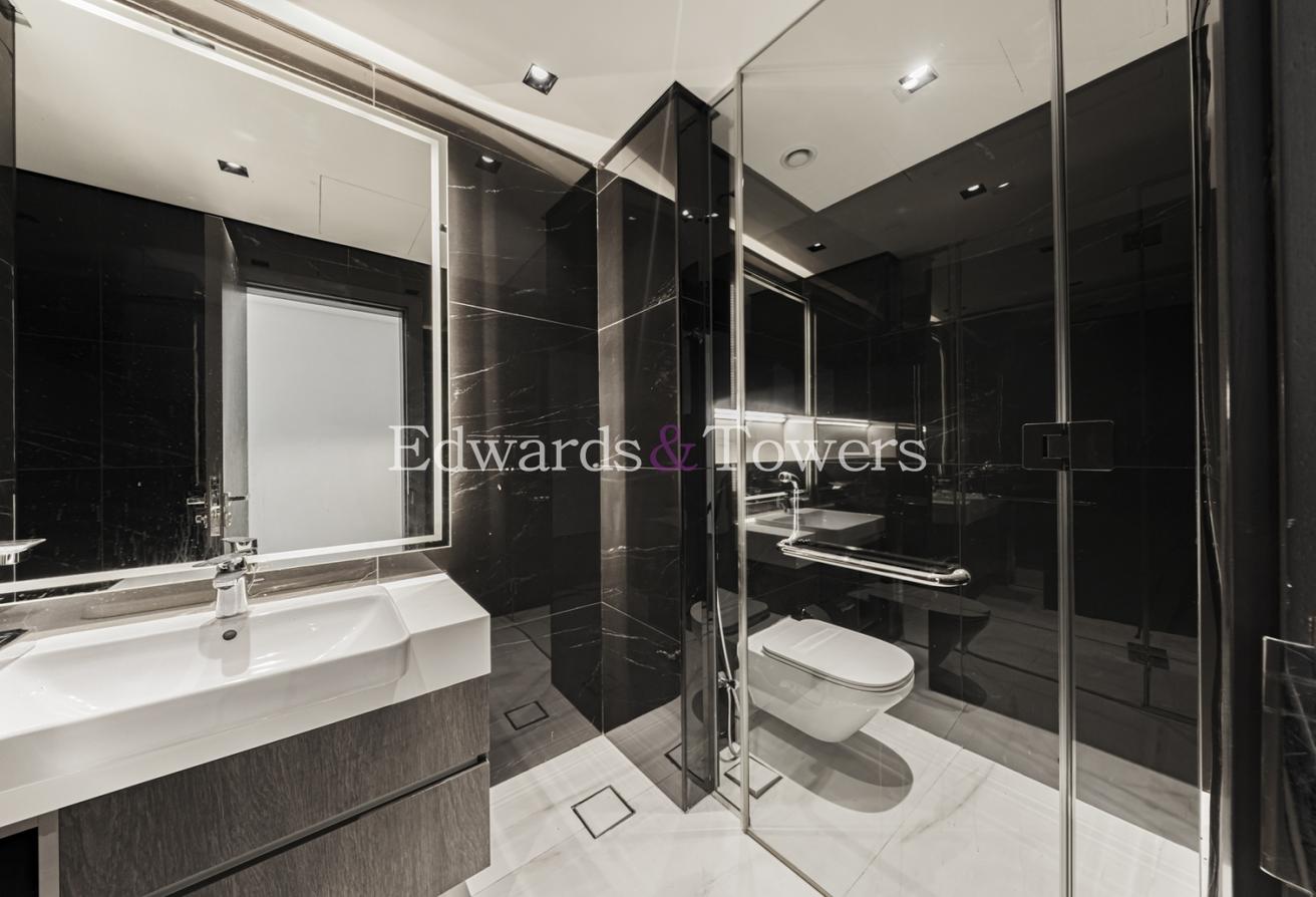 Triplex Penthouse | Full Canal View | Unfurnished photo 22