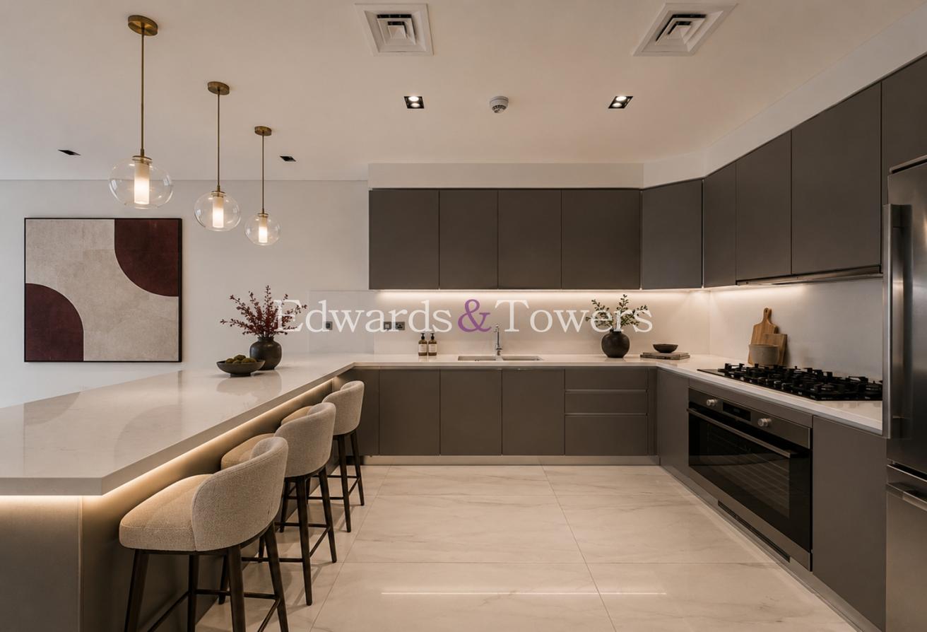 Triplex Penthouse | Full Canal View | Unfurnished photo 5
