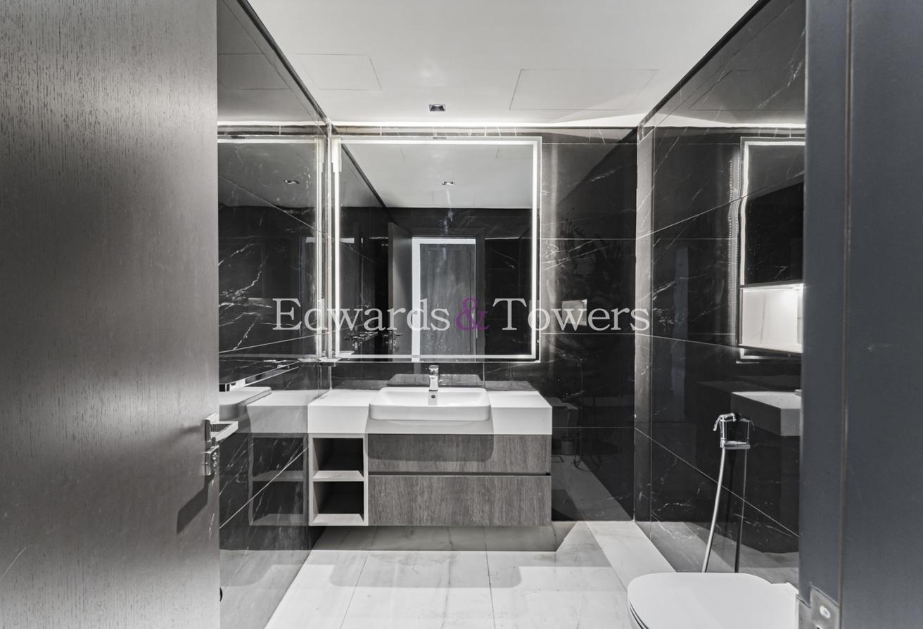 Triplex Penthouse | Full Canal View | Unfurnished photo 20
