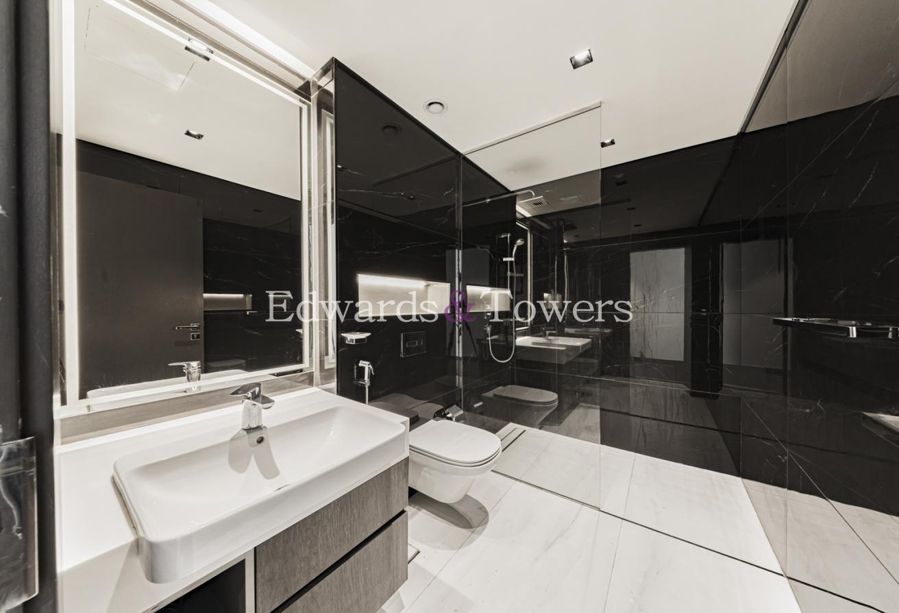 Triplex Penthouse | Full Canal View | Unfurnished photo 23