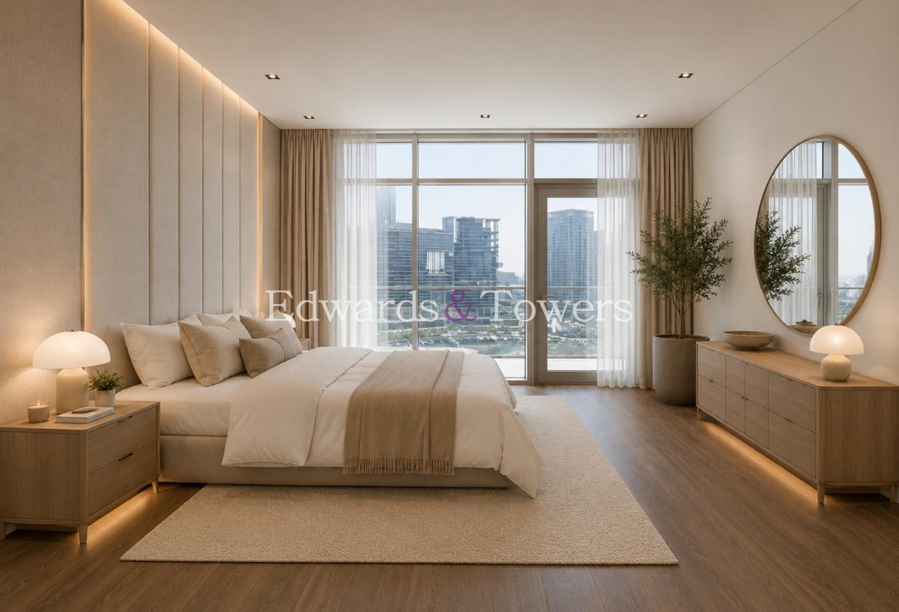 Triplex Penthouse | Full Canal View | Unfurnished photo 15