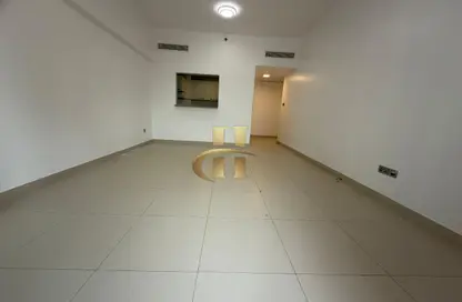 شقة - 2 غرف نوم - 3 حمامات للايجار في جيوار - منطقة 11 - قرية جميرا الدائرية - دبي شقة - 2 غرف نوم - 3 حمامات للايجار في جيوار - منطقة 11 - قرية جميرا الدائرية - دبي