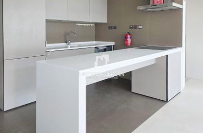 Apartment - 1 - 2 for rent in West Avenue Tower - Dubai Marina - Dubai