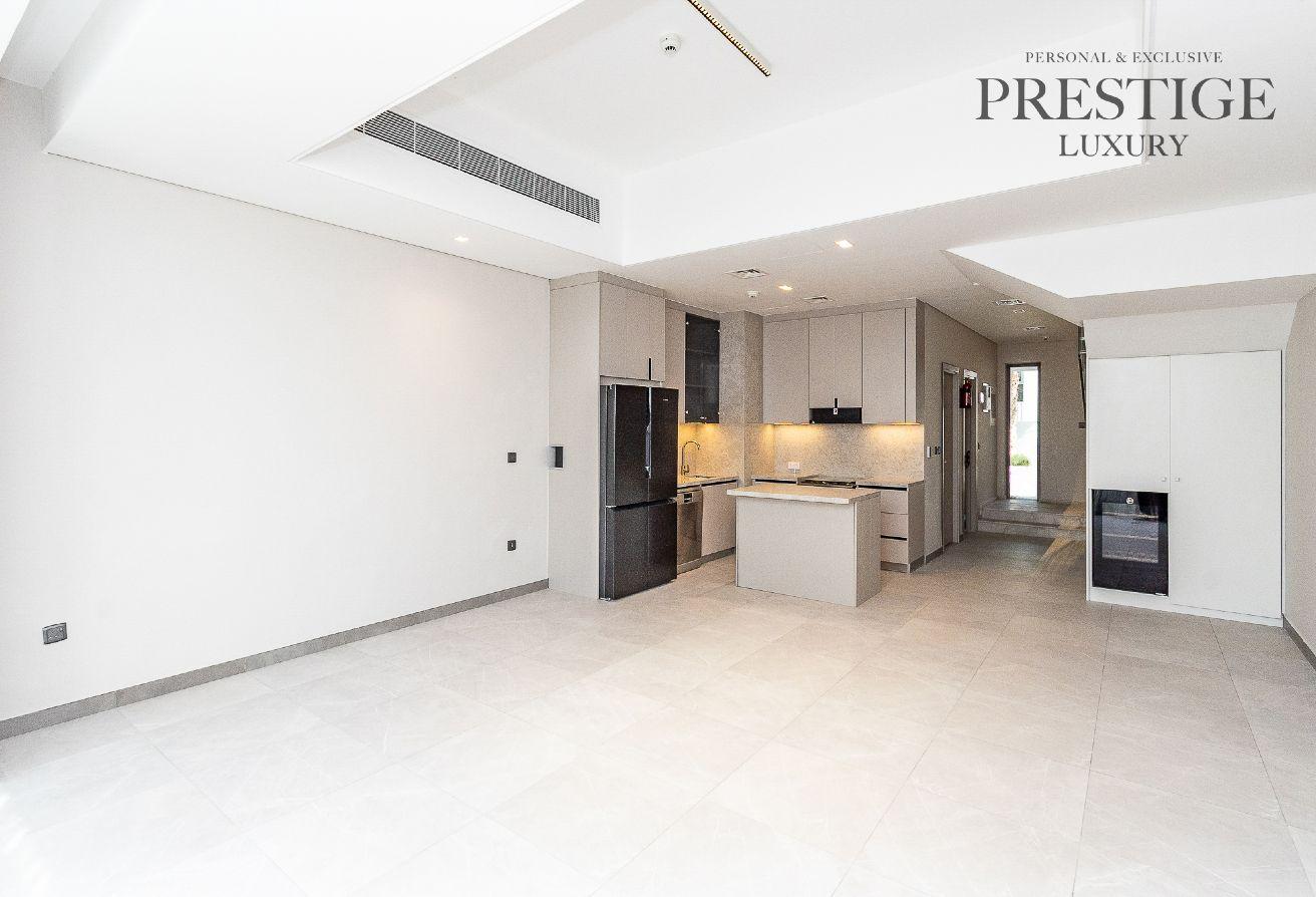 2BR+Maids Townhouse | Vacant 01 Nov | Single Row photo 10