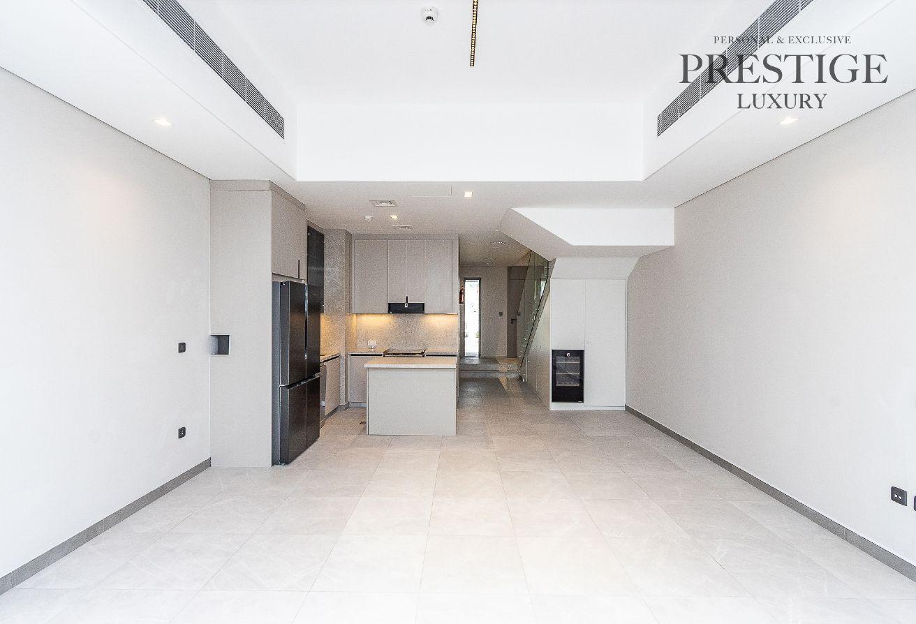 2BR+Maids Townhouse | Vacant 01 Nov | Single Row photo 9