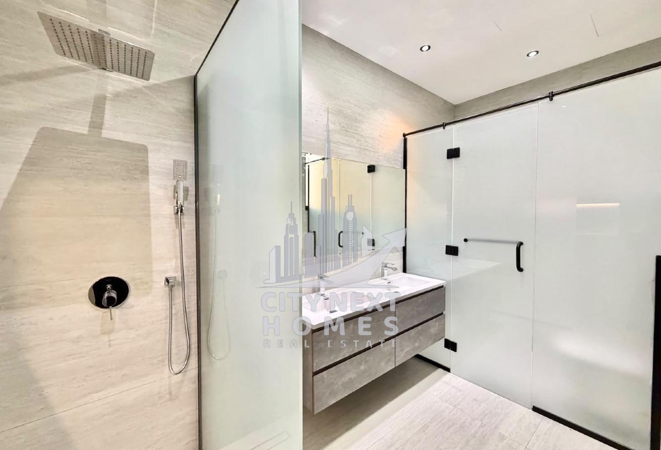 Modern 5BR Brand New Villa | Private Garden photo 5