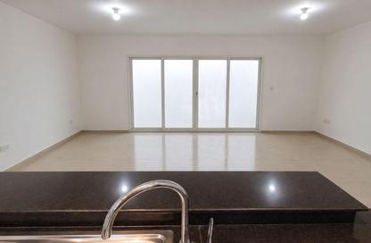 Apartment - 2 Bedrooms - 3 Bathrooms for sale in Tower 4 - Al Reef Downtown - Al Reef - Abu Dhabi Apartment - 2 Bedrooms - 3 Bathrooms for sale in Tower 4 - Al Reef Downtown - Al Reef - Abu Dhabi