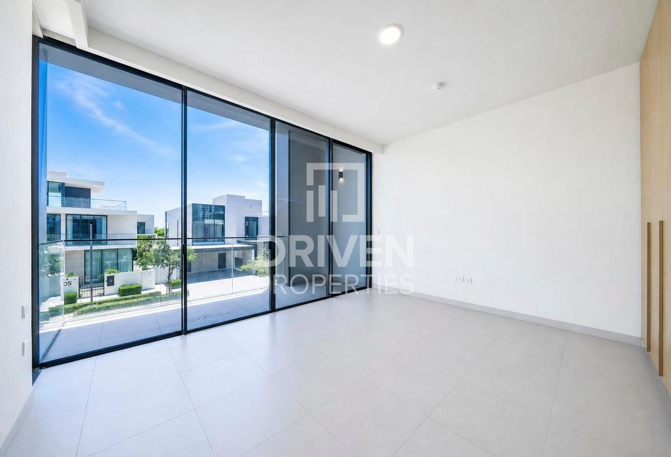 Landscaped | Full Lagoon View | Modern Style photo 12