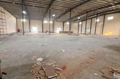 Warehouse - Studio - 2 Bathrooms for rent in Umm Al Thuoob - Umm Al Quwain