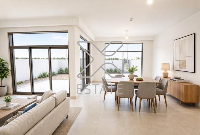 Spacious Middle Unit Villa | Semi-Detached | Maid — photo 2