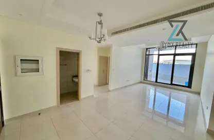 Apartment - 2 Bedrooms - 3 Bathrooms for rent in Airport Road Area - Al Garhoud - Dubai