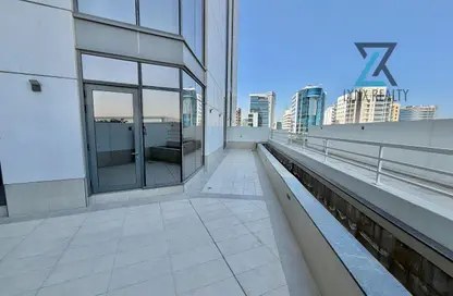 شقة - 2 غرف نوم - 3 حمامات للايجار في منطقة طريق المطار - منطقة القرهود - دبي