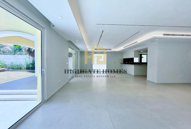 104262035 - Property Image 2