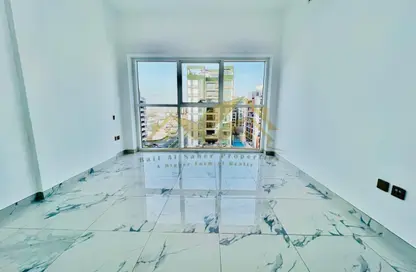 Apartment - 1 Bedroom - 2 Bathrooms for rent in Jumeirah Garden City - Al Satwa - Dubai