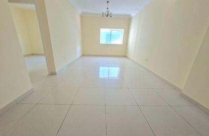 Apartment - 2 Bedrooms - 2 Bathrooms for rent in Al Khan Corniche - Al Khan - Sharjah