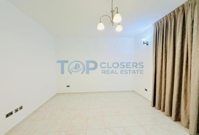 110037932 - Property Image 3