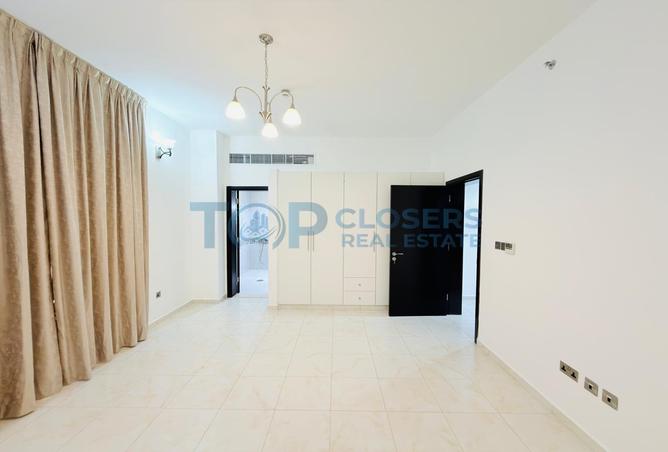 110037932 - Property Image 2