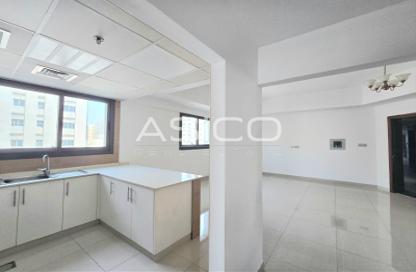 Apartment - 2 Bedrooms - 2 Bathrooms for rent in Sultan Residences - Al Muraqqabat - Deira - Dubai