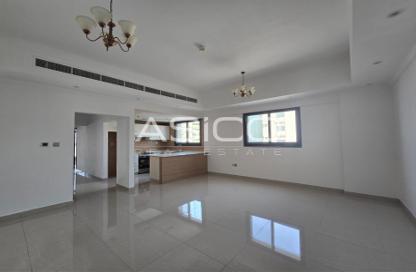 Apartment - 2 Bedrooms - 2 Bathrooms for rent in Sultan Residences - Al Muraqqabat - Deira - Dubai