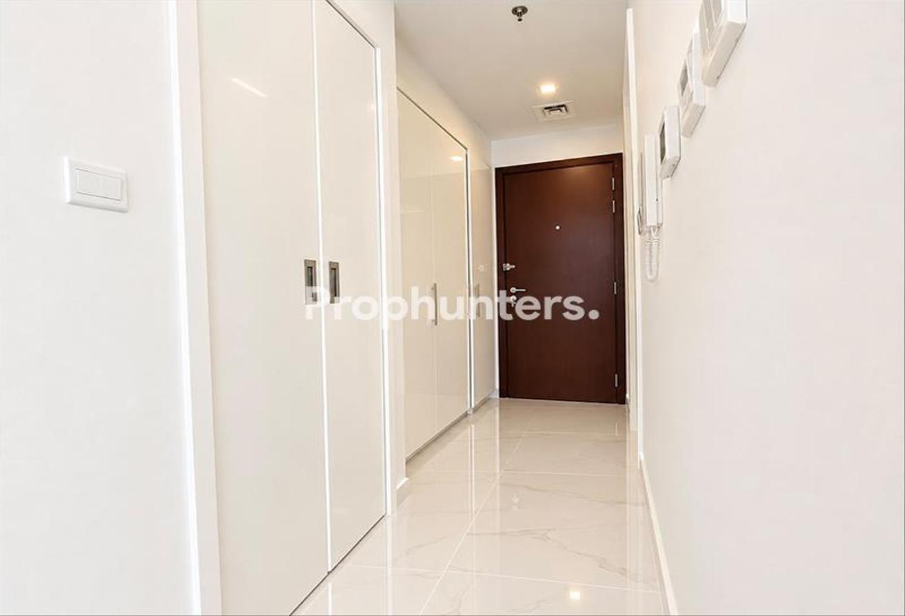 Spacious Apartment | Boulevard View | Vacant photo 4