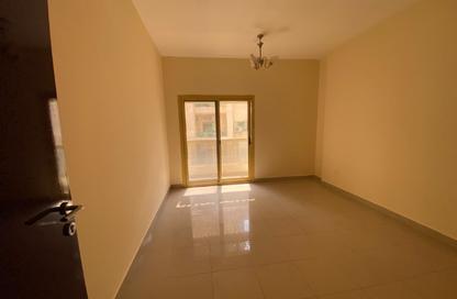 Apartment - 1 - 1 for rent in Qasimia 10 building - Al Mahatta - Al Qasimia - Sharjah Apartment - 1 - 1 for rent in Qasimia 10 building - Al Mahatta - Al Qasimia - Sharjah