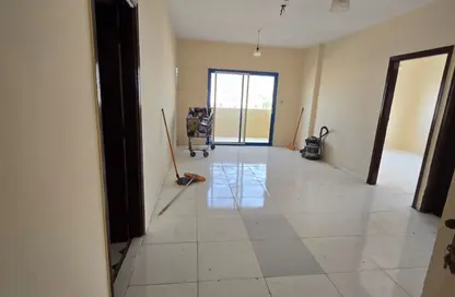 Apartment - 1 Bedroom - 1 Bathroom for rent in Budaniq 9 Building - Budaniq - Al Qasimia - Sharjah