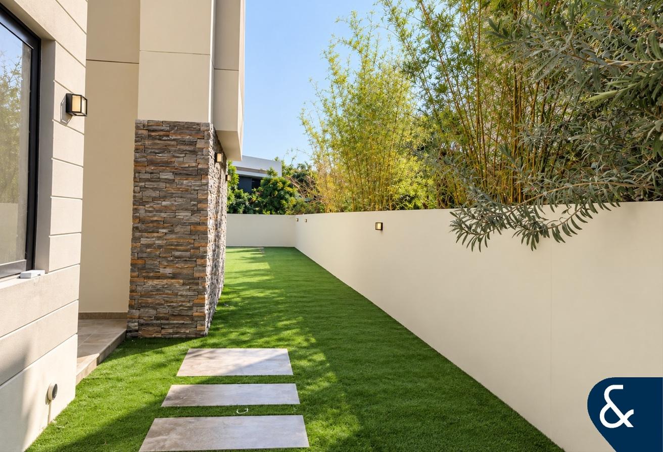 4 Bedroom | Furnished | Largest Plot photo 4