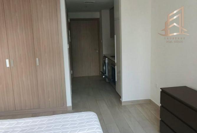 HIGH FLOOR | CORNER STUDIO | BOULEVARD VIEW photo 3