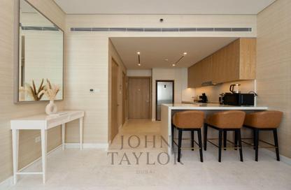 Apartment - 1 Bedroom - 2 Bathrooms for rent in The Palm Tower - Palm Jumeirah - Dubai