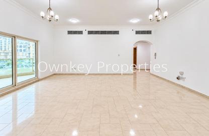 Apartment - 2 - 4 for rent in Gulf Residence Tower A - Oud Metha - Bur Dubai - Dubai