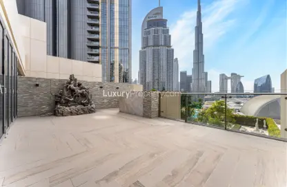 Apartment - 3 Bedrooms - 5 Bathrooms for sale in Boulevard Point - Downtown Dubai - Dubai