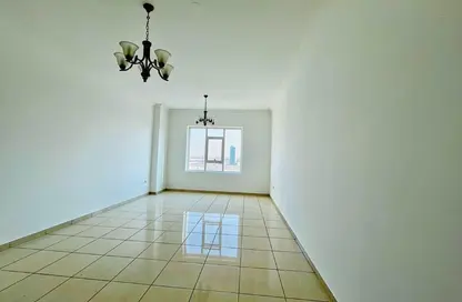 شقة - 2 غرف نوم - 2 حمامات للايجار في برج ربيعة - مجان - دبي لاند - دبي