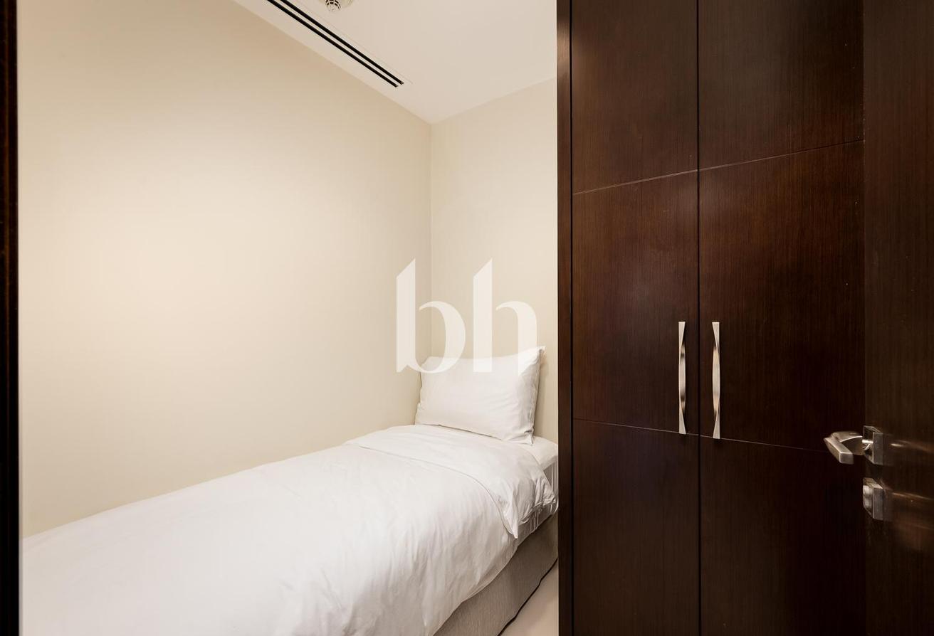 Large Layout | Burj Khalifa View | Vacant photo 12
