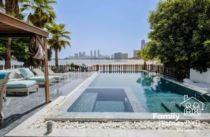 Villa - 5 Bedrooms - 6 Bathrooms for sale in Palma Residences - Palm Jumeirah - Dubai